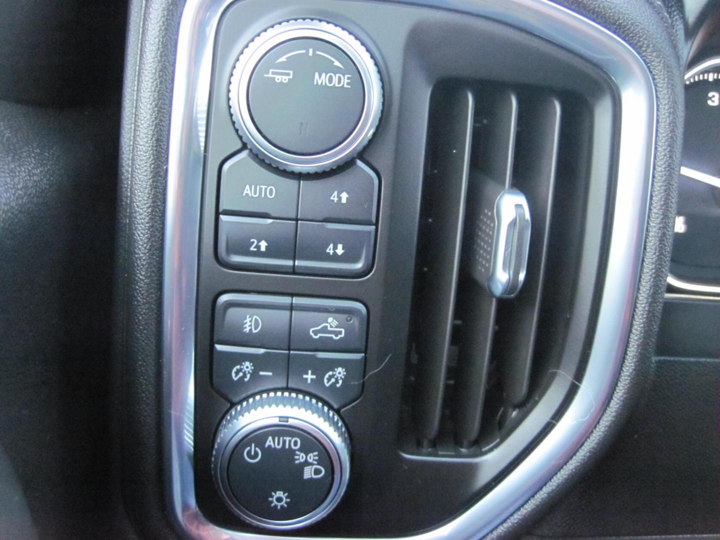 2021 silver /black GMC Sierra 1500 Elevation (3GTU9CED8MG) , located at 9530 Old Seward Highway, Anchorage, AK, 99515, (907) 349-3343, 61.134140, -149.865570 - Nice Low miles GMC Sierra 1500 come take a test drive - Photo#13